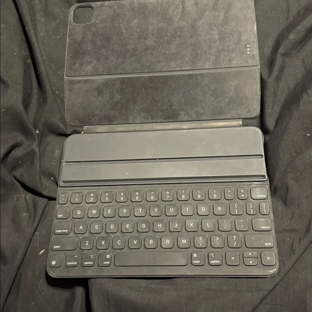 Apple ipad 11 inch keyboard case